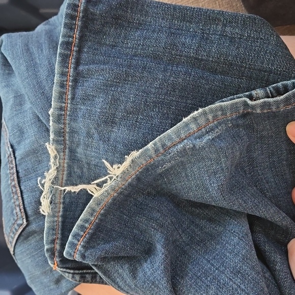 (34x32) Lucky Brand Distressed Jeans - Picture 11 of 11